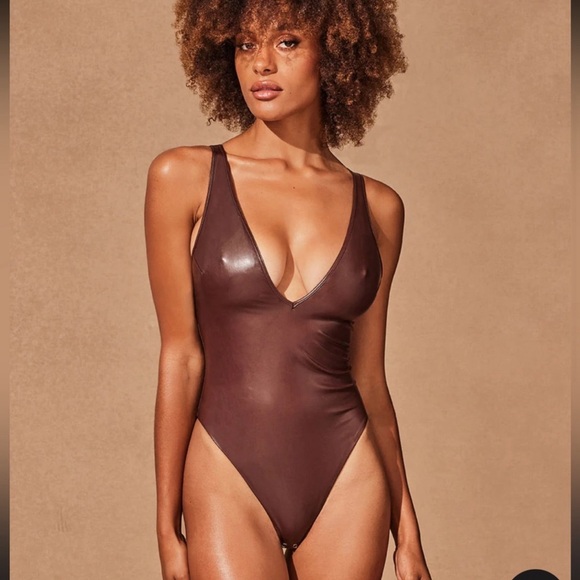 Honey Birdette Emily 🤎🤎Bodysuit Deep
Mahogany 🤎🤎XS - Picture 2 of 6